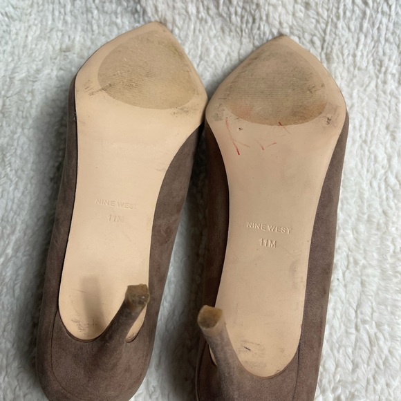 Nine West Women synthetic suede light brown Heels with lace Bow Detail SZ11M - Picture 8 of 8